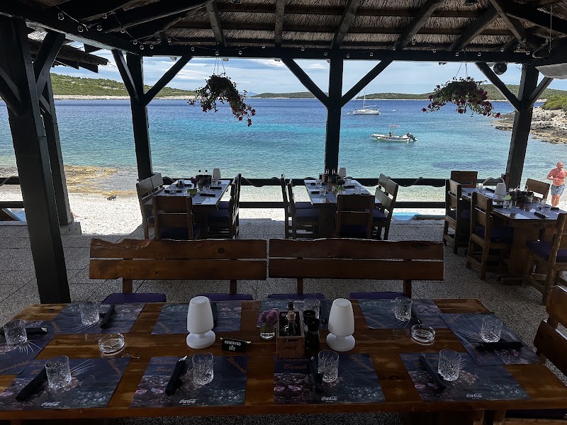 Diamond Beach Bar