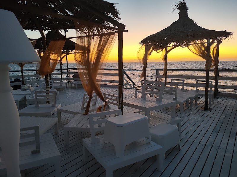 AC Beach Life Style