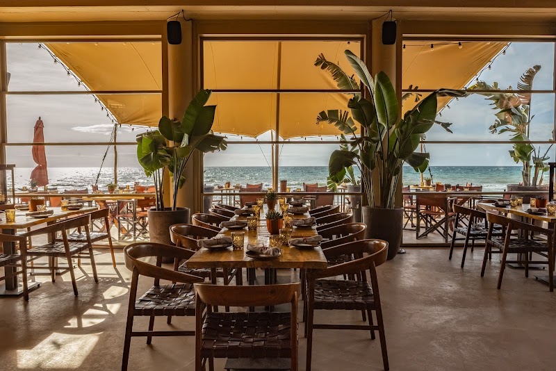 Oyana Beach Club