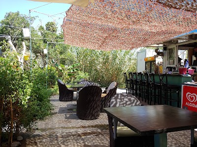 Lakis Beach Bar