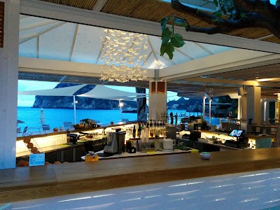 Akron Beach Bar & Restaurant